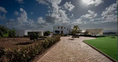 Mieszkanie 4 pokoi w Kouklia, Cypr