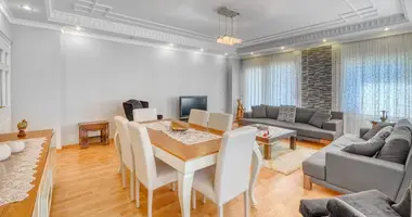 Квартира 4 спальни в 7 1 Atam Apartmani, Турция