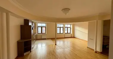 Mieszkanie 5 pokojów w Ryga, Łotwa