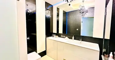 Commercial property 41 m² in Warsaw, Poland