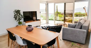 KAV020 Luxury 3 bedrooms apartment with pool and parking, in Kavač-Tivat, for long term rent in Skaljari, Montenegro