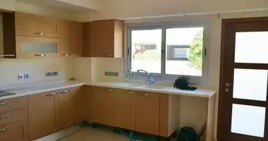 Mieszkanie 5 pokojów w Koinoteta Agiou Tychona, Cypr