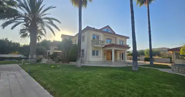 Apartamento 5 habitaciones en Pyrgos Lemesou, Chipre