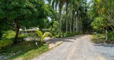 5 bedroom house in Crawfish Rock, Honduras