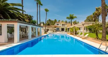 6 bedroom house in Dos Hermanas, Spain