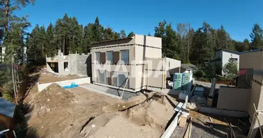 3 bedroom house in Helsinki sub-region, Finland