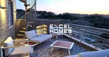 4 bedroom house in Xgħajra, Malta