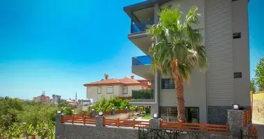 Villa 4 chambres dans Mahmutlar, Turquie