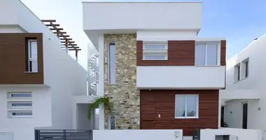 Villa 4 bedrooms in Dromolaxia, Cyprus