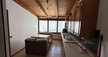 Квартира 4 комнаты в Дуррес, Албания