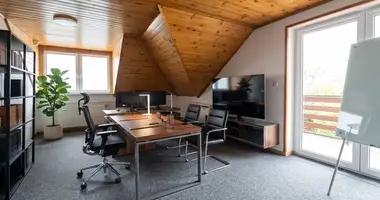 Nieruchomości komercyjne 210 m² w Warszawa, Polska