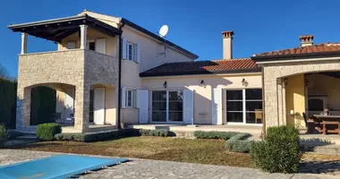Casa grande 12 habitaciones en Opcina Svetvincenat, Croacia