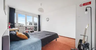 Mieszkanie 3 pokoi w Warszawa, Polska