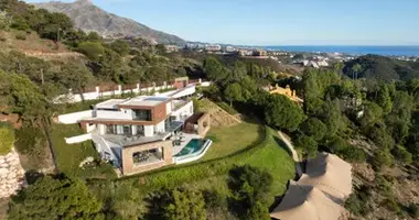5 bedroom house in Spain