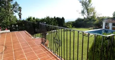 5 bedroom house in Dos Hermanas, Spain