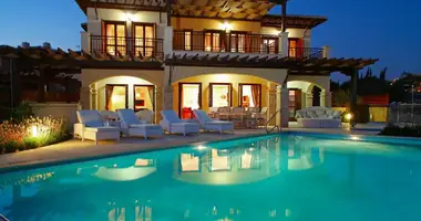 5 bedroom house in Kouklia, Cyprus