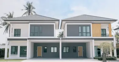 Villa 4 bedrooms in Chon Buri Province, Thailand