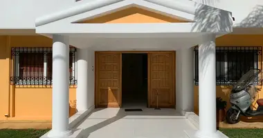 Villa 4 bedrooms in Saronis, Greece