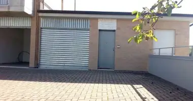 Apartamento 5 habitaciones en Monte Vidon Corrado, Italia