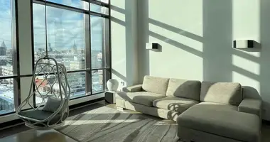 Wohnungen auf mehreren Ebenen 2 Schlafzimmer in Moskau, Russland