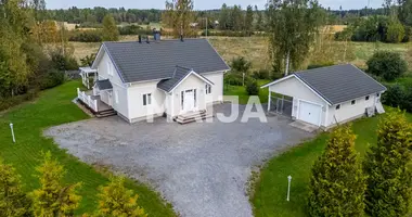 Dom 4 pokoi w Kelho, Finlandia
