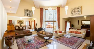 4 bedroom apartment in Larnaca, Cyprus