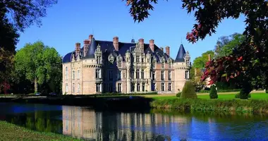 Château Hôtel ★★★★ «Спящая красавица» — Инвестиционный актив с высоким потенциалом доходности и развития в Дурдан, Франция