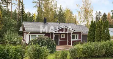 Dom 3 pokoi w Launonen, Finlandia
