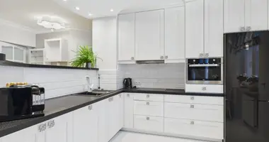 Wohnung 3 zimmer in Warschau, Polen