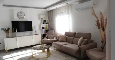 2 bedroom apartment in Mahmutlar, Turkey