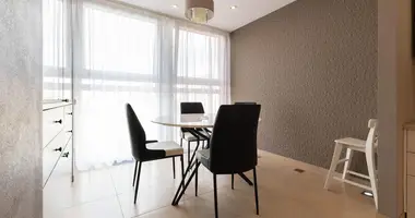 Apartamento 3 habitaciones en Minsk, Belarús