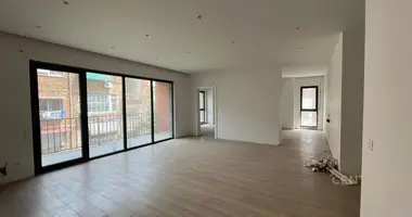Bureau 120 m² dans Tirana, Albanie
