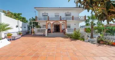 6 bedroom house in Dos Hermanas, Spain