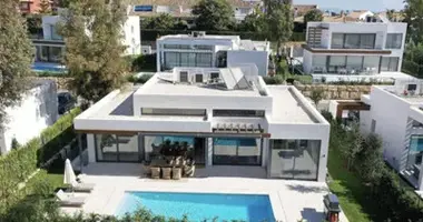 4 bedroom house in Estepona, Spain