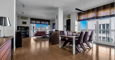 Wohnung 4 zimmer in Warschau, Polen