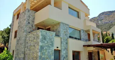 Villa 5 bedrooms in Municipality of Saronikos, Greece