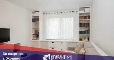 Apartamento 3 habitaciones en Zhodino, Belarús