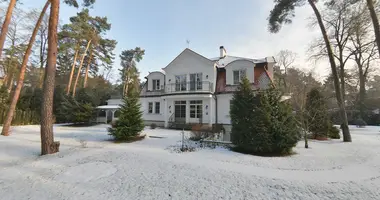 Dom 8 pokojów w Konstancin-Jeziorna, Polska