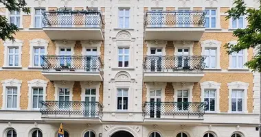 Квартира 5 комнат в Познань, Польша