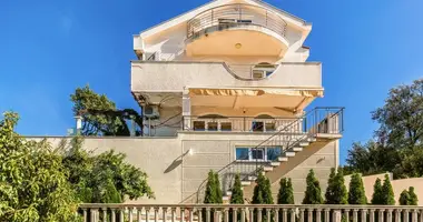 4 bedroom house in Kunje, Montenegro