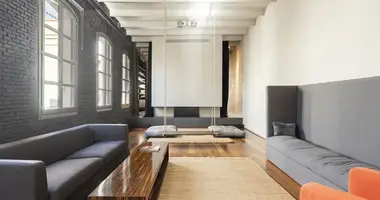 2 bedroom apartment in Barcelona, Spain