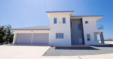 Villa 4 bedrooms in Xylofagou, Cyprus