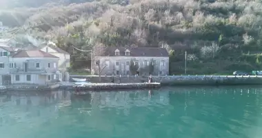 Участок земли в Доброта, Черногория