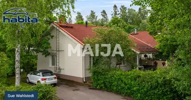 Dom w Helsinki sub region, Finlandia