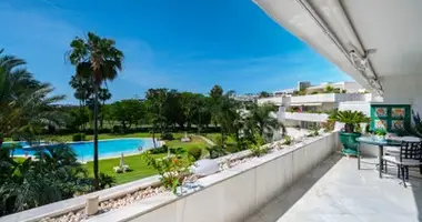 Apartamento 4 habitaciones en San Pedro Alcantara, Španjolska
