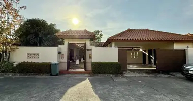 Haus 3 Schlafzimmer in Huai Yai, Thailand