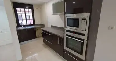 4 bedroom apartment in Benalmadena, Spain