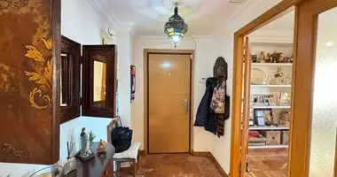 Mieszkanie 4 pokoi w Torrevieja, Hiszpania