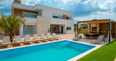 Villa in Opcina Karlobag, Kroatien