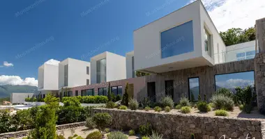 Villa 5 bedrooms in Tivat, Montenegro